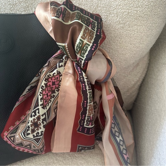 Vintage Silk patterned gorgeous long scarf. - Picture 5 of 5
